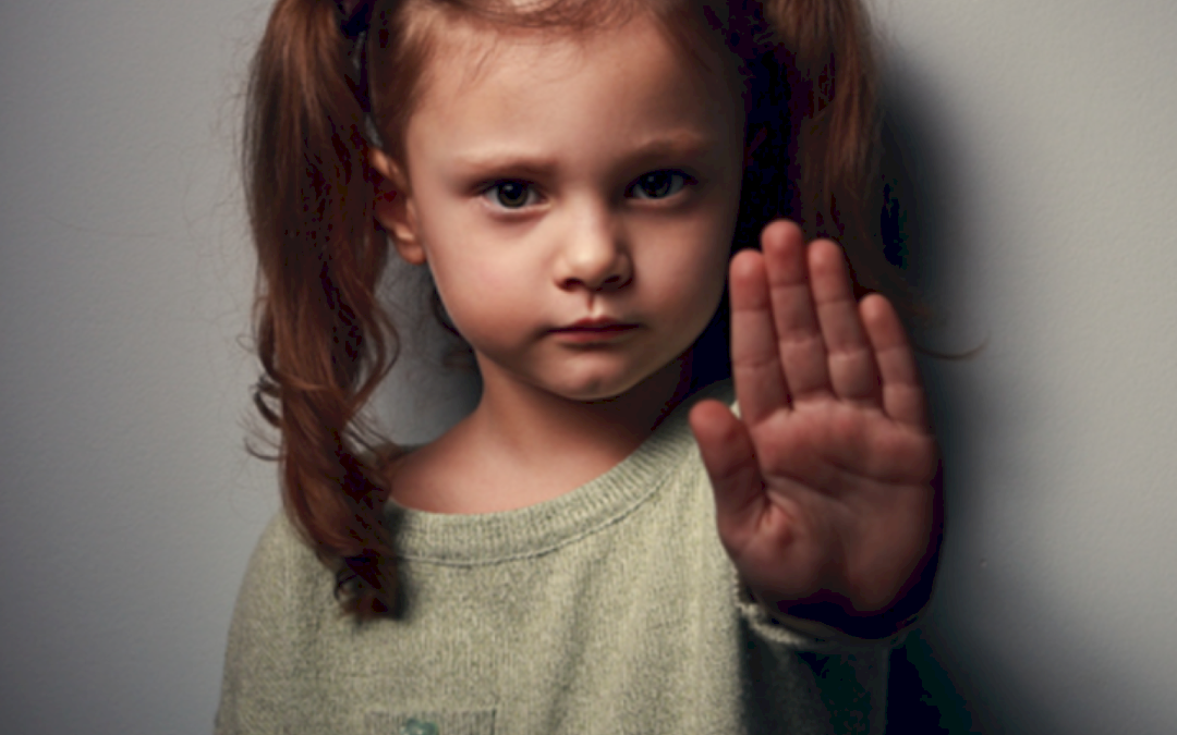 Cách bảo vệ con gái trước nguy cơ bị xâm hại tình dục 