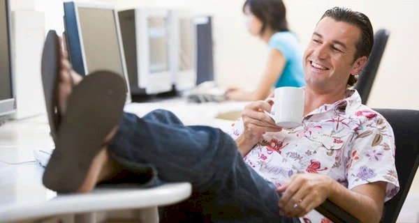 Mùa hè mặc đồ gì đi làm để vừa mát mẻ mà vẫn lịch sự?