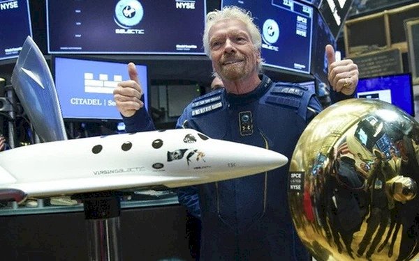 Cuộc đua 'tìm đường' lên vũ trụ nóng hơn bao giờ hết: Richard Branson tuyên bố sẽ đặt chân đến không gian vào ngày 11/7