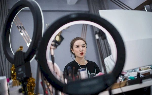  Trung Quốc lên kế hoạch truy thu thuế hàng triệu streamer