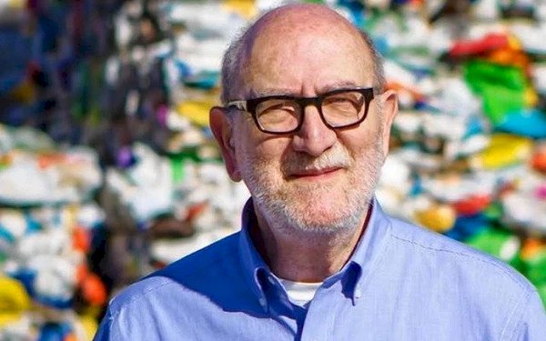  Bị sa thải ở tuổi 64, đây là cách một doanh nhân vượt qua rào cản tuổi tác để khởi nghiệp thành công