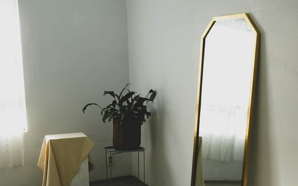 Theo phong thủy, cần tránh bài trí gương ở những vị trí này kẻo tổn hao tài lộc
