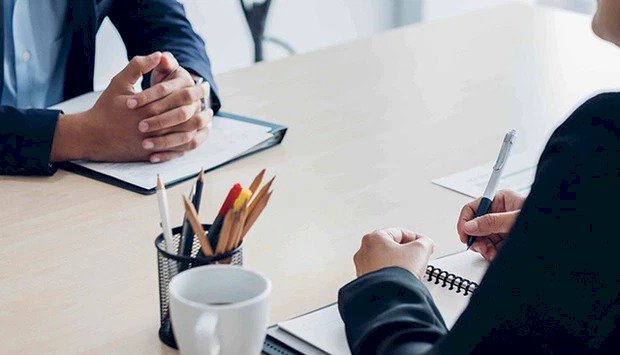 Có 100 con chim trên cây, làm thế nào để bắt tất cả chúng? Câu trả lời phỏng vấn của một sinh viên vừa tốt nghiệp đại học khiến ai cũng thán phục!