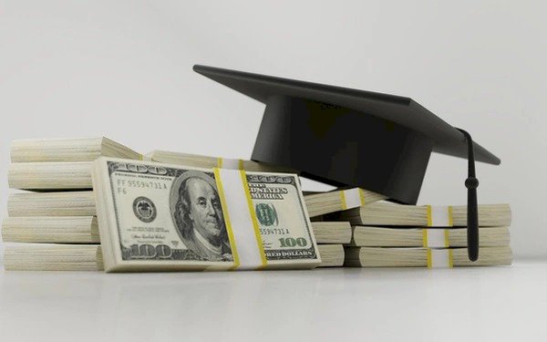  Tại sao bằng cấp lại đang trở thành thước đo giá trị con người?