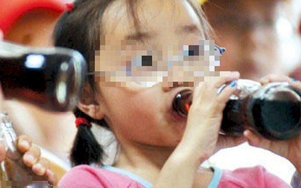  3 thức uống kích thích trẻ dậy thì sớm và kìm hãm chiều cao