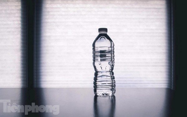 Những dụng cụ không nên để trong ô tô khi đỗ xe dưới nắng nóng