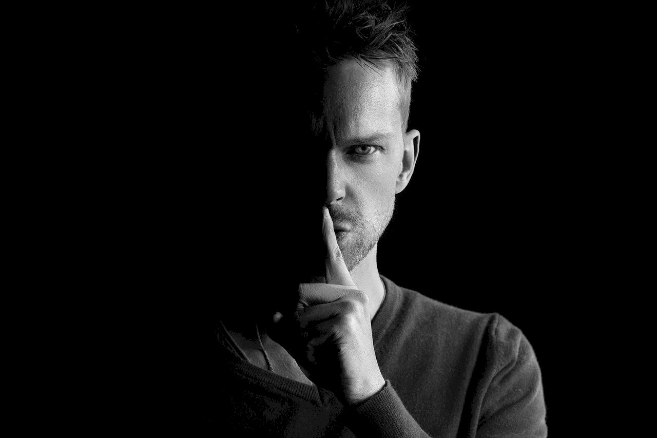 Dấu hiệu một người bắt đầu gặp 'vận đen': Mở miệng ra là nói đến 3 điều