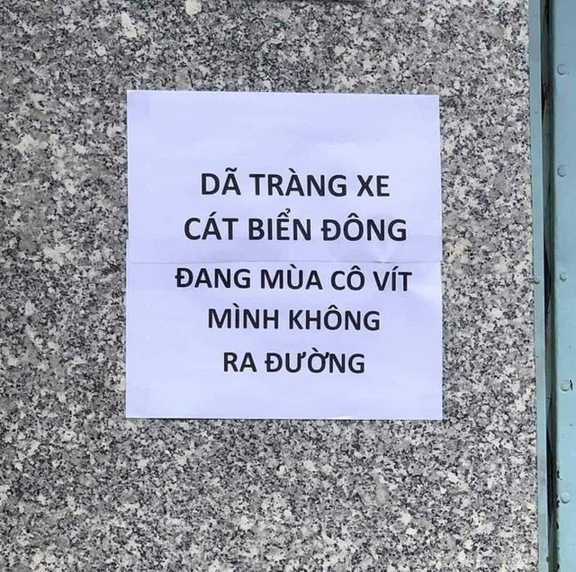 Những chiếc bảng thông báo hạn chế gặp nhau 'cực mặn' khiến ai cũng thấy giãn cách nhẹ nhàng hơn rất nhiều