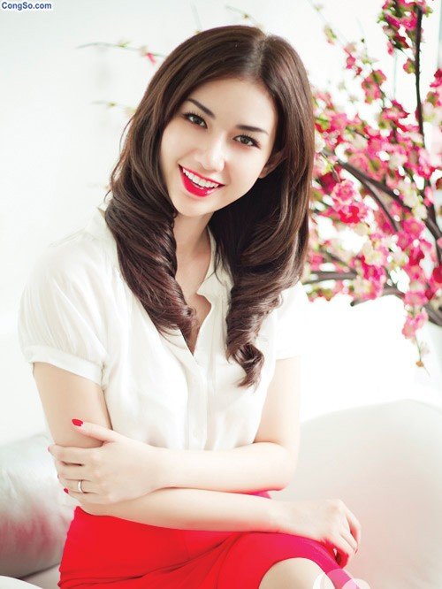Sau khi sinh, Quỳnh Chi càng khiến mọi người ghen tị bởi vẻ đẹp mặn mà đằm thắm của 