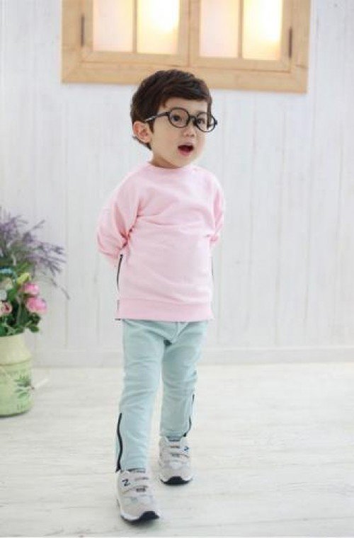 Những cách kết hợp áo phông tuyệt đẹp cho bé trai