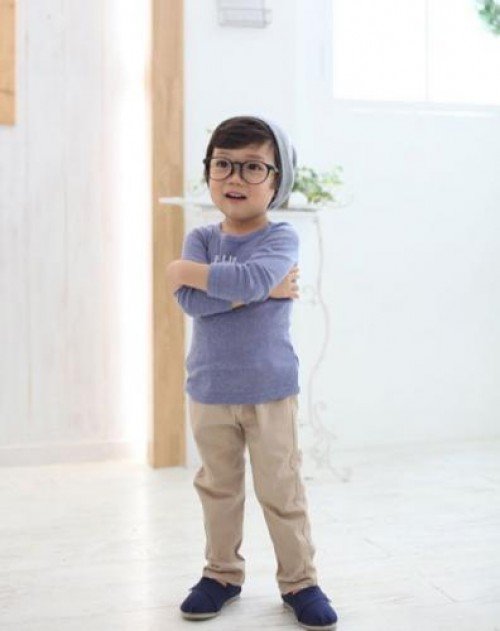 Những cách kết hợp áo phông tuyệt đẹp cho bé trai